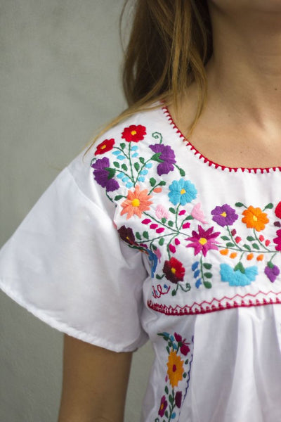 Alexia outlets Admor White Floral Embroidered Boho Style Peasant Type Top Size Large